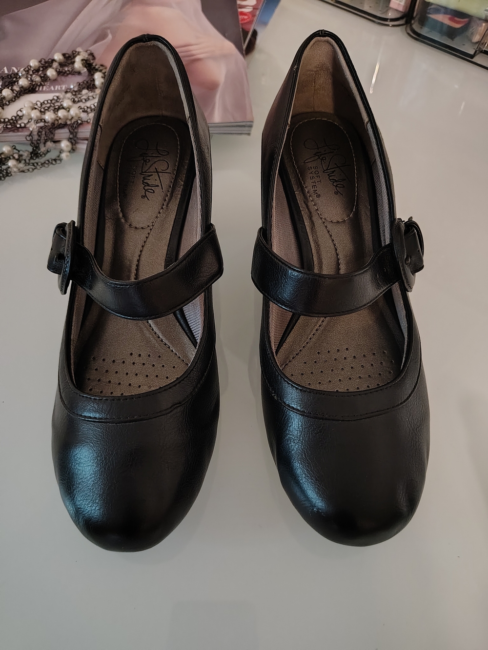 Life Stride Mary Jane Shoes size 8M